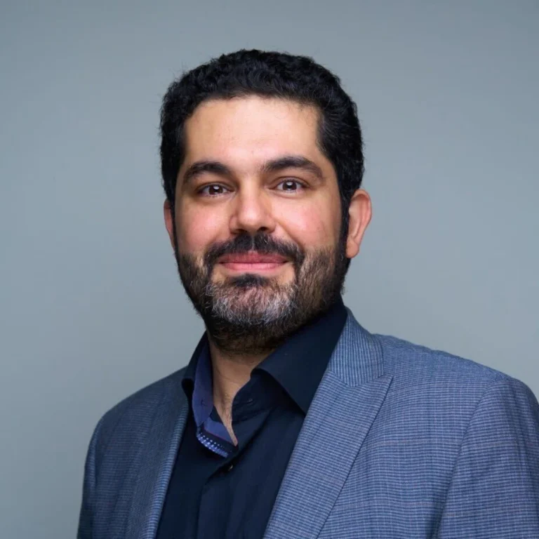 Farshad Khosraviani, DDS